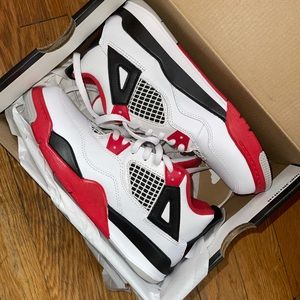 White/Fire Red Jordan 4 Retro SZ 3y